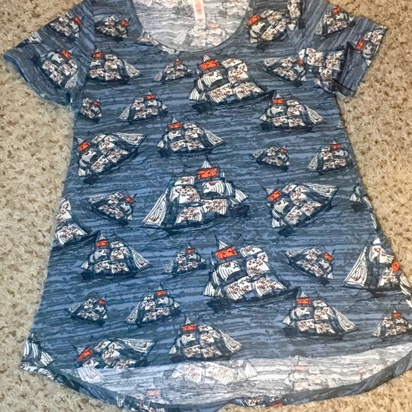LuLaRoe Tops - Lularoe perfect T sailboats xs